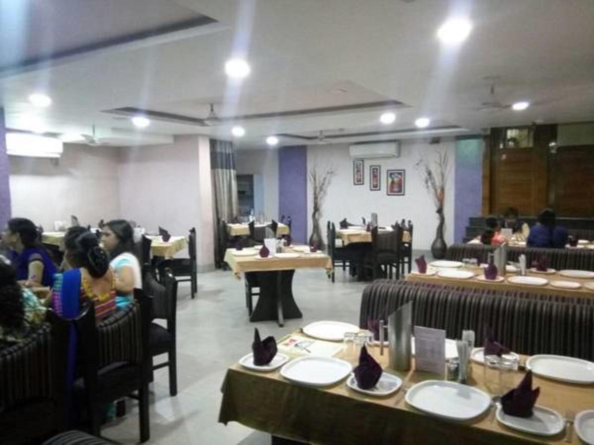 Hotel Shree Pushpak Raigarh Bagian luar foto