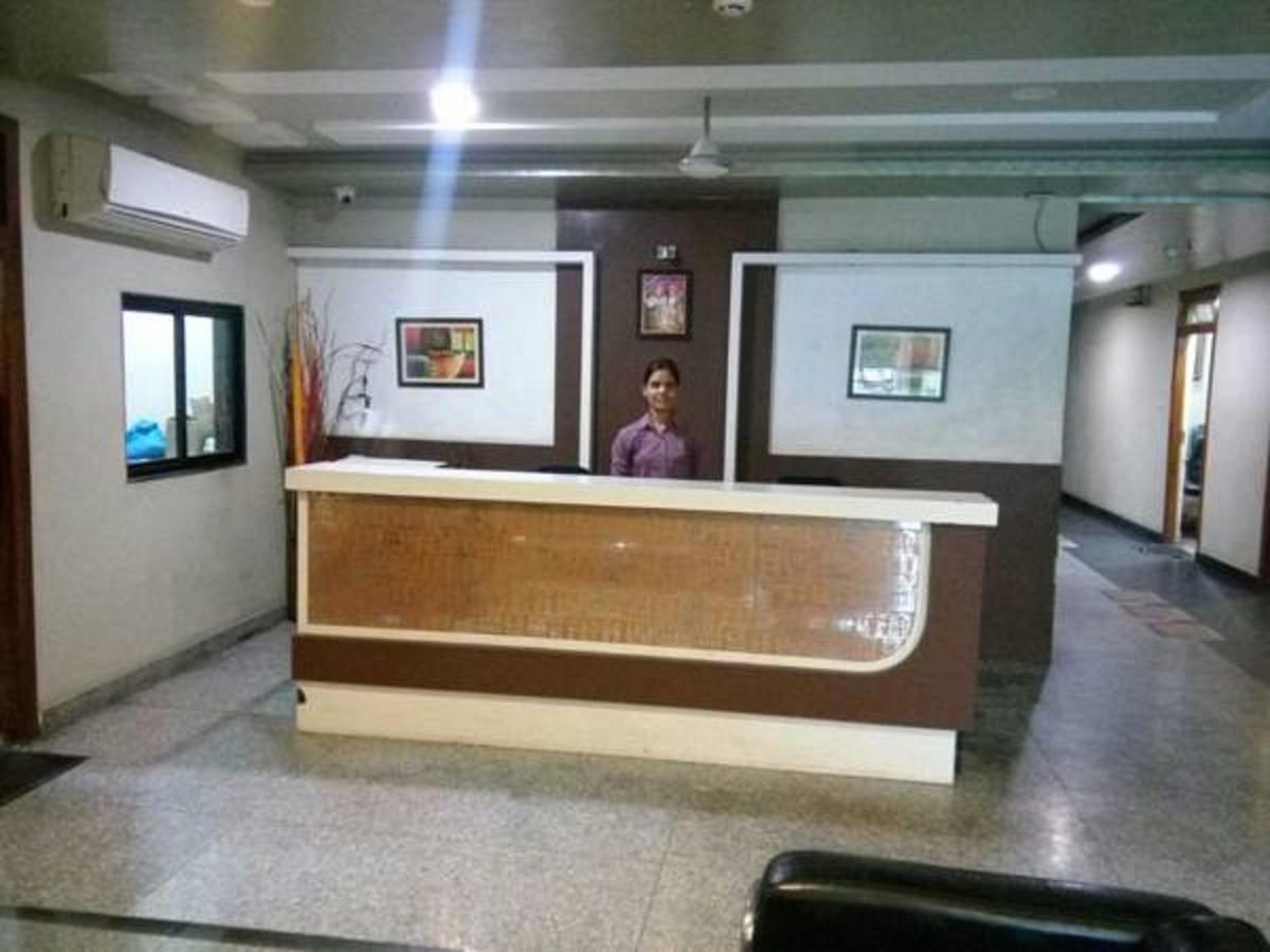 Hotel Shree Pushpak Raigarh Bagian luar foto